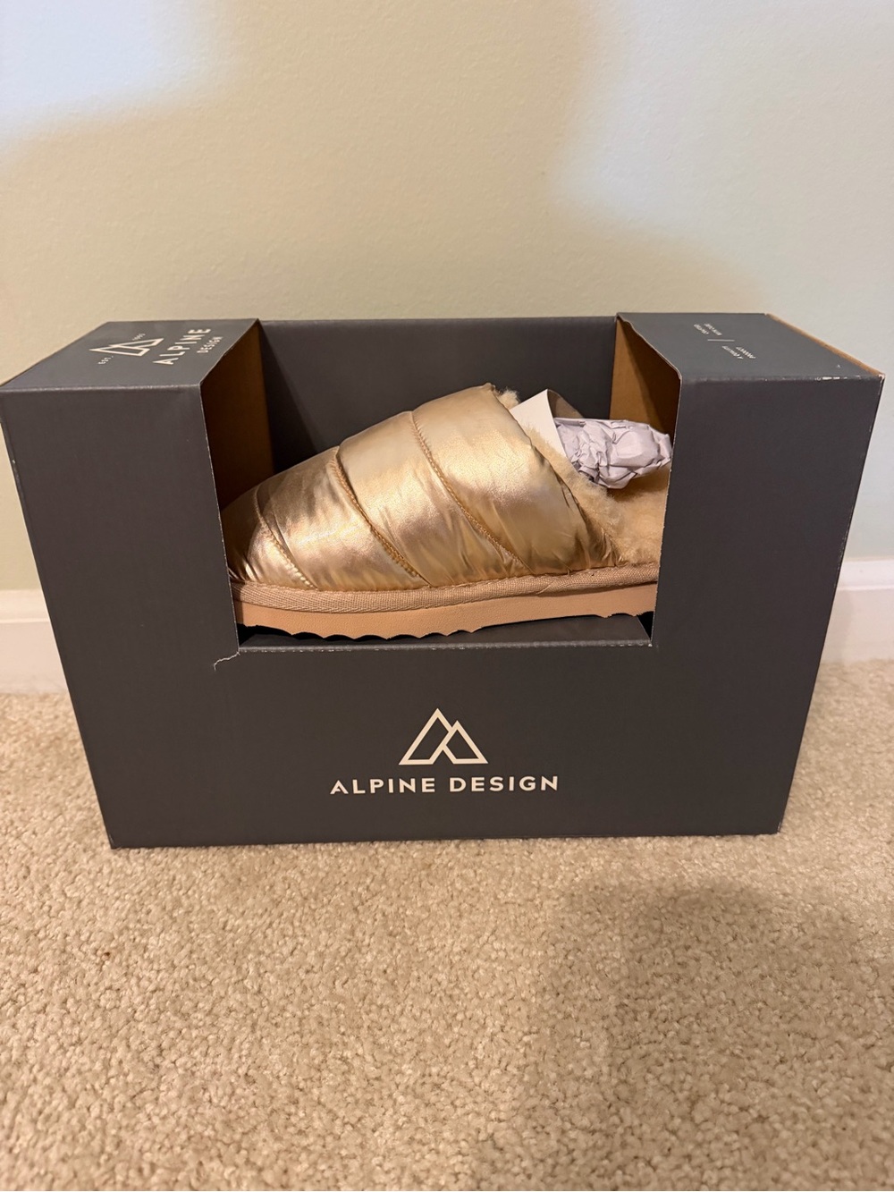 Alpine Design Gold Puffer Lara Slipper Women’s Size 7